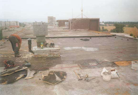 Odstra�ovanie po�kodenej �asti p�vodn�ho povrchu